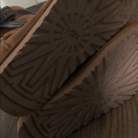 Ugg with Bow - Picture 4 of 5